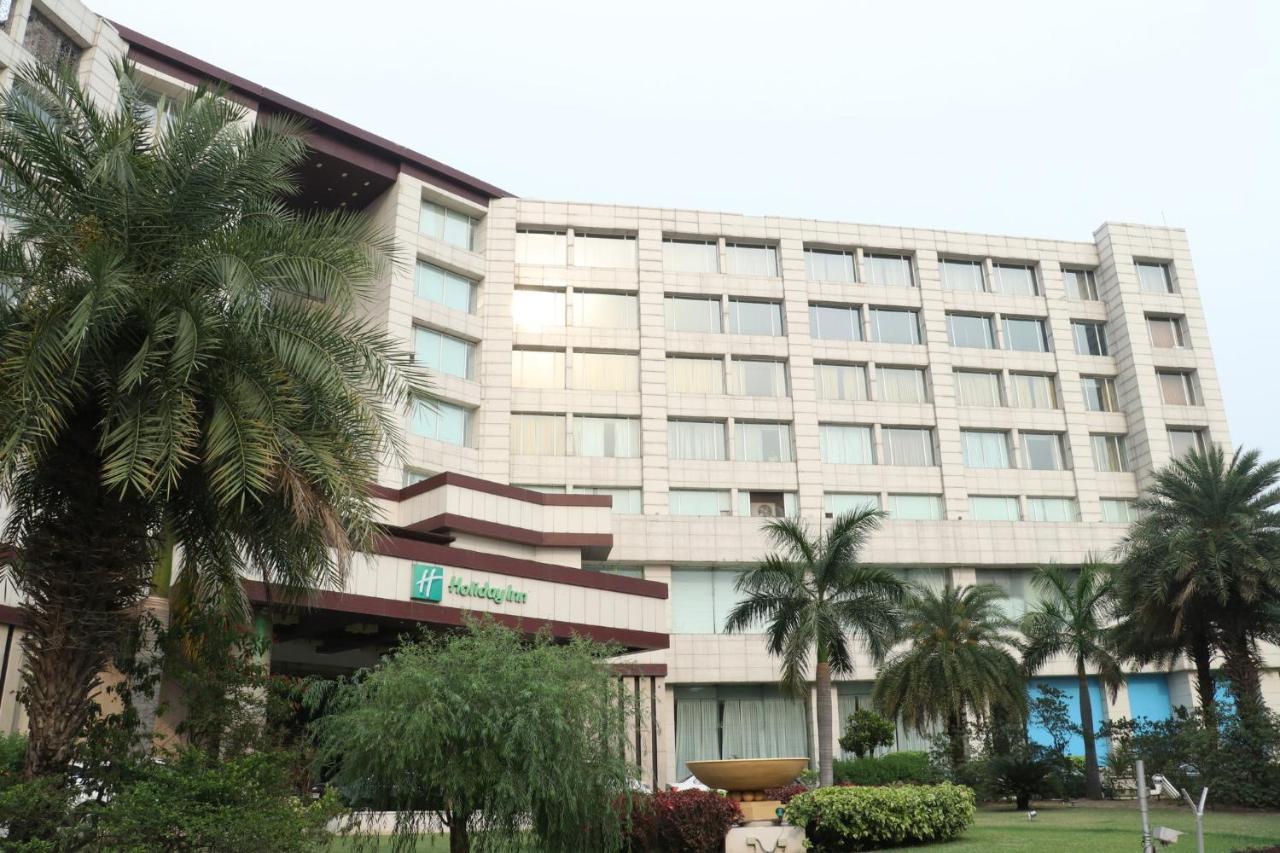Holiday Inn Chandigarh Panchkula, An Ihg Hotel Exteriör bild Holiday Inn, New Delhi