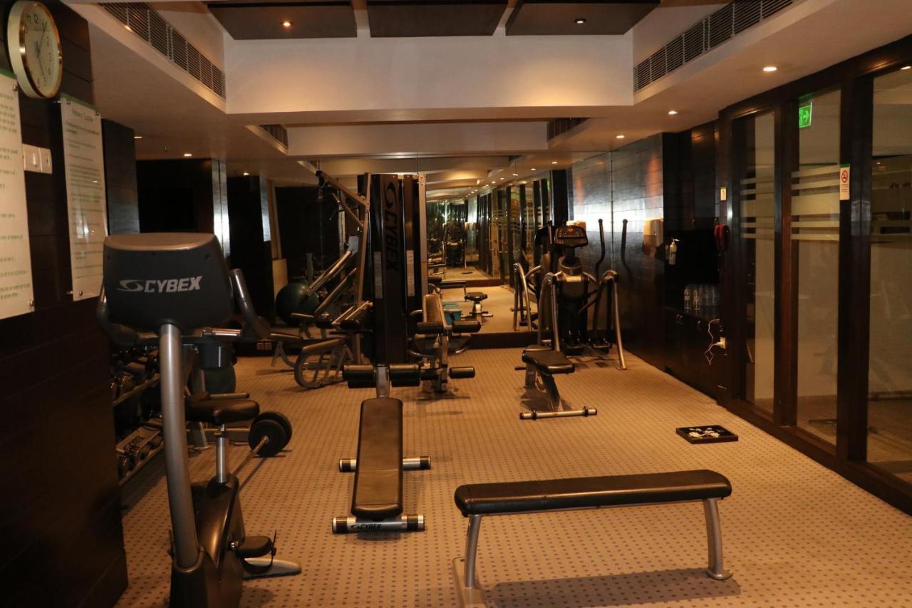 Holiday Inn Chandigarh Panchkula, An Ihg Hotel Exteriör bild The gym at the Taj Mahal Palace