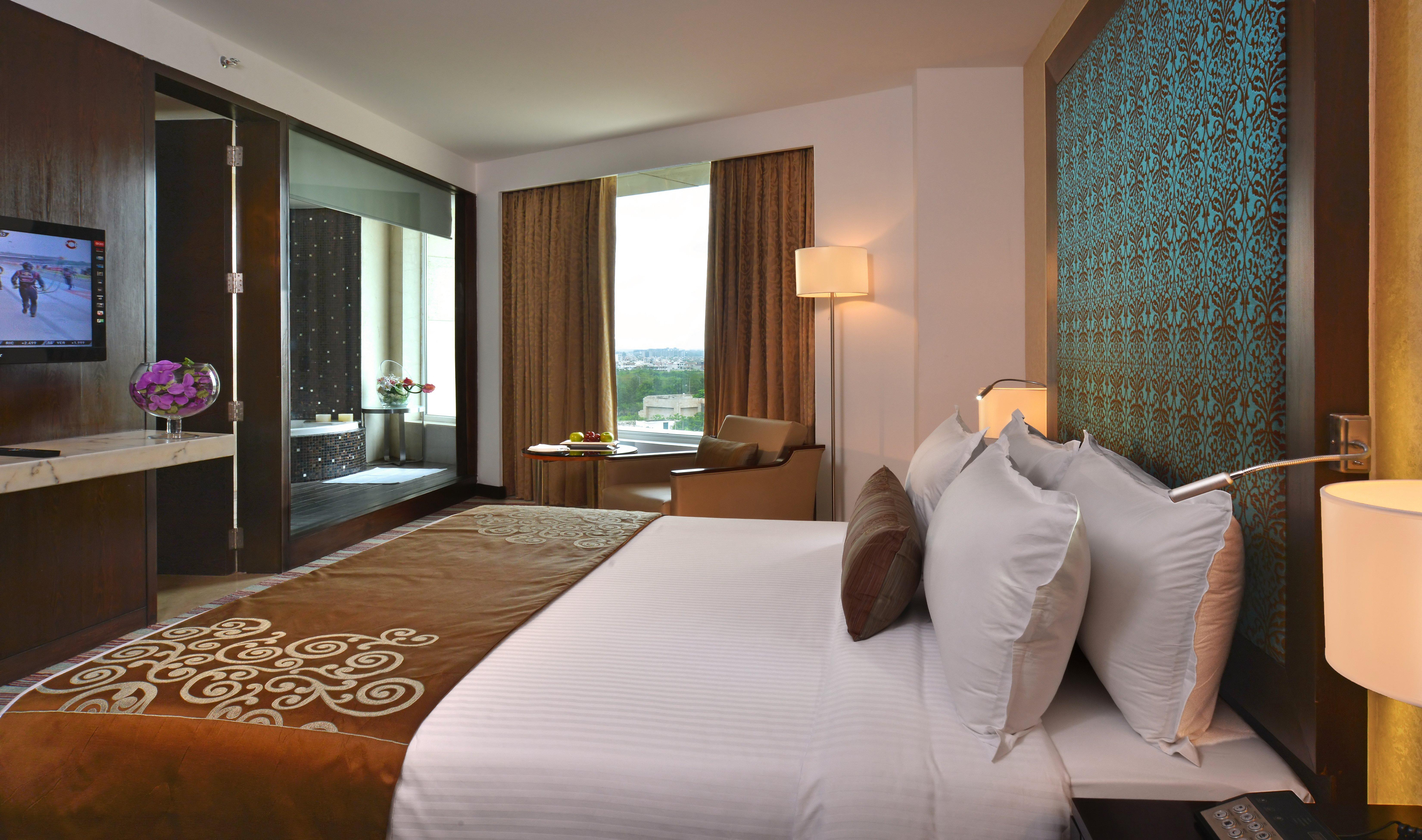 Holiday Inn Chandigarh Panchkula, An Ihg Hotel Exteriör bild A room at the Taj Bengal
