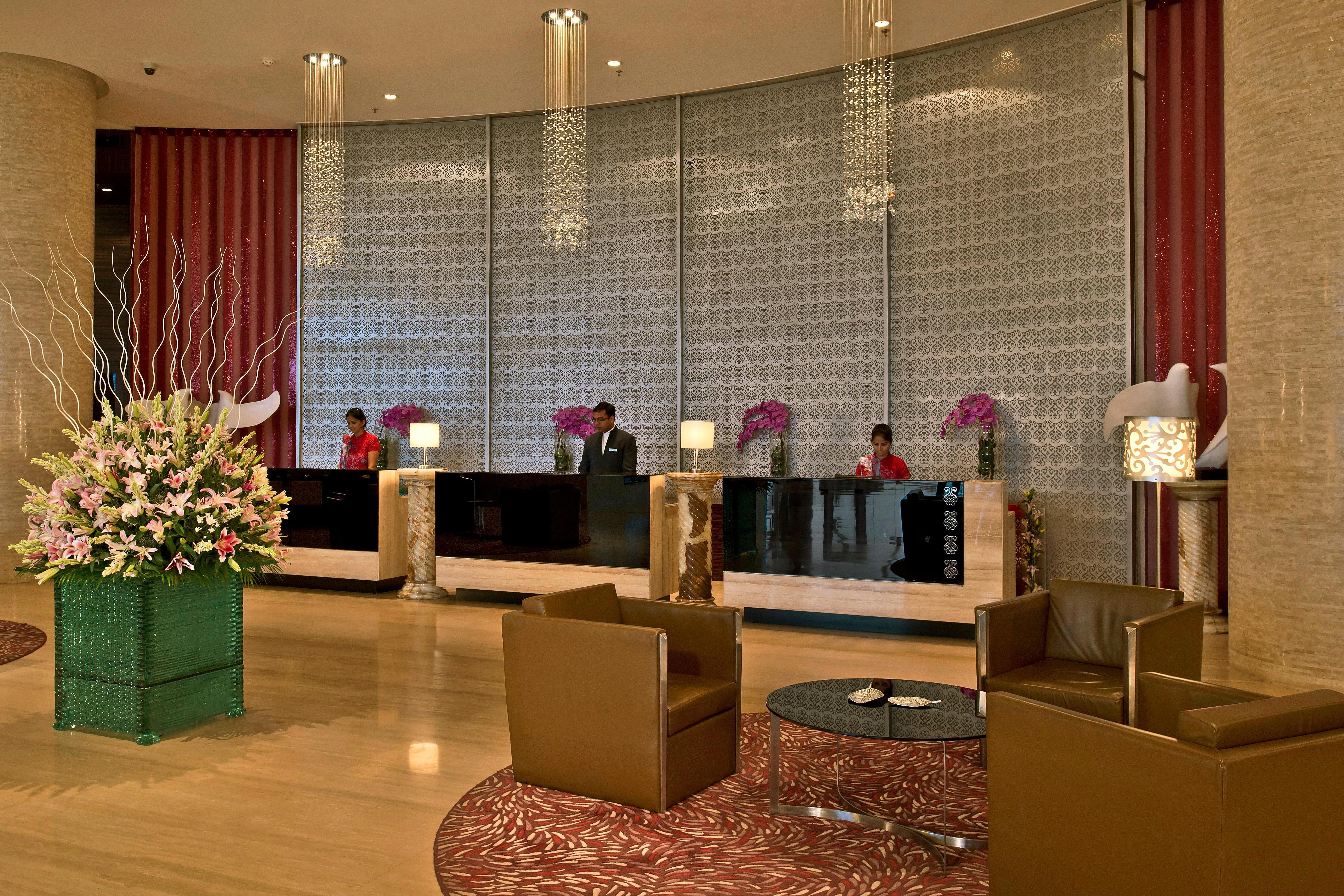 Holiday Inn Chandigarh Panchkula, An Ihg Hotel Exteriör bild The lobby of the hotel