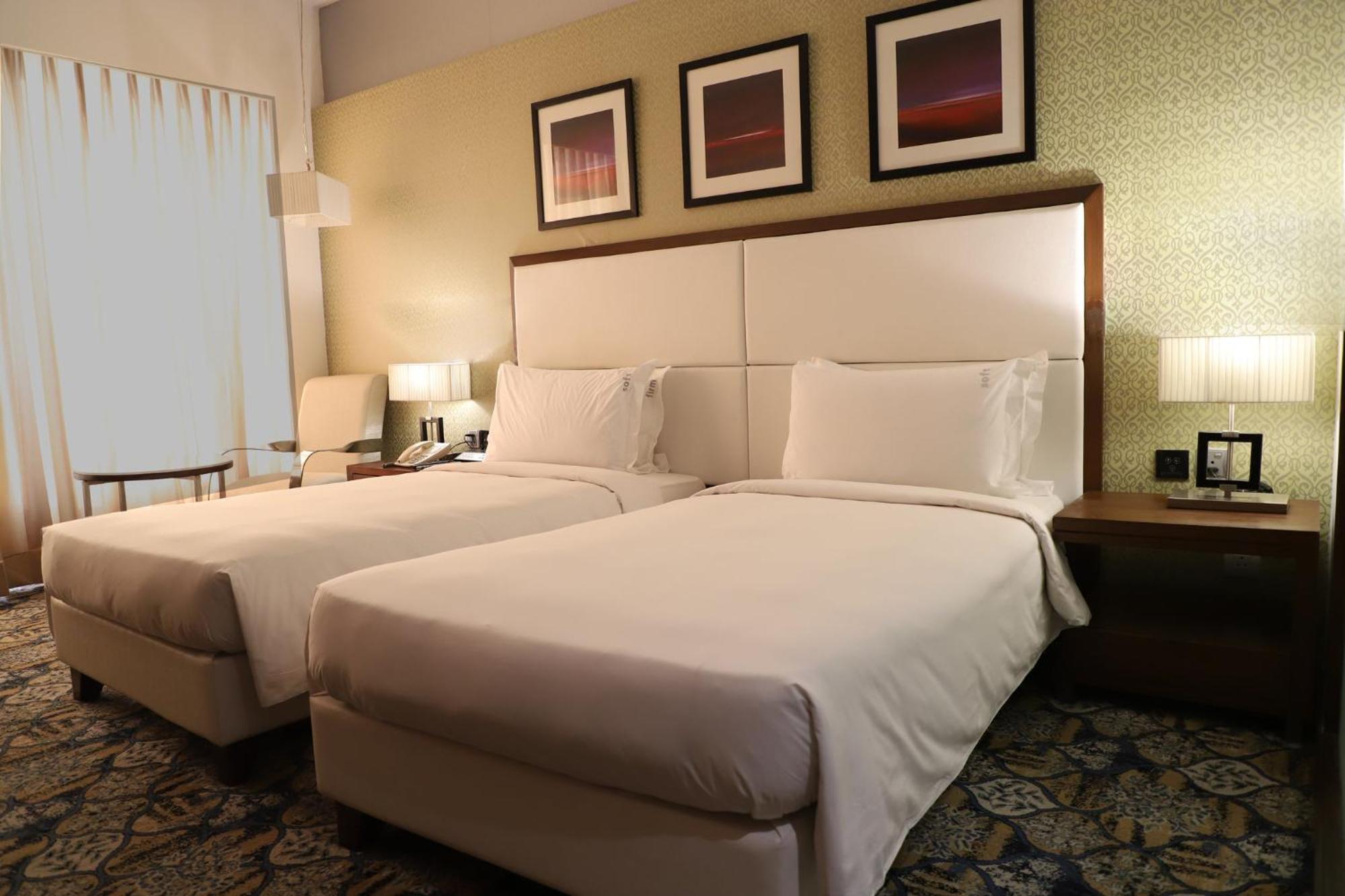 Holiday Inn Chandigarh Panchkula, An Ihg Hotel Exteriör bild A room at the hotel