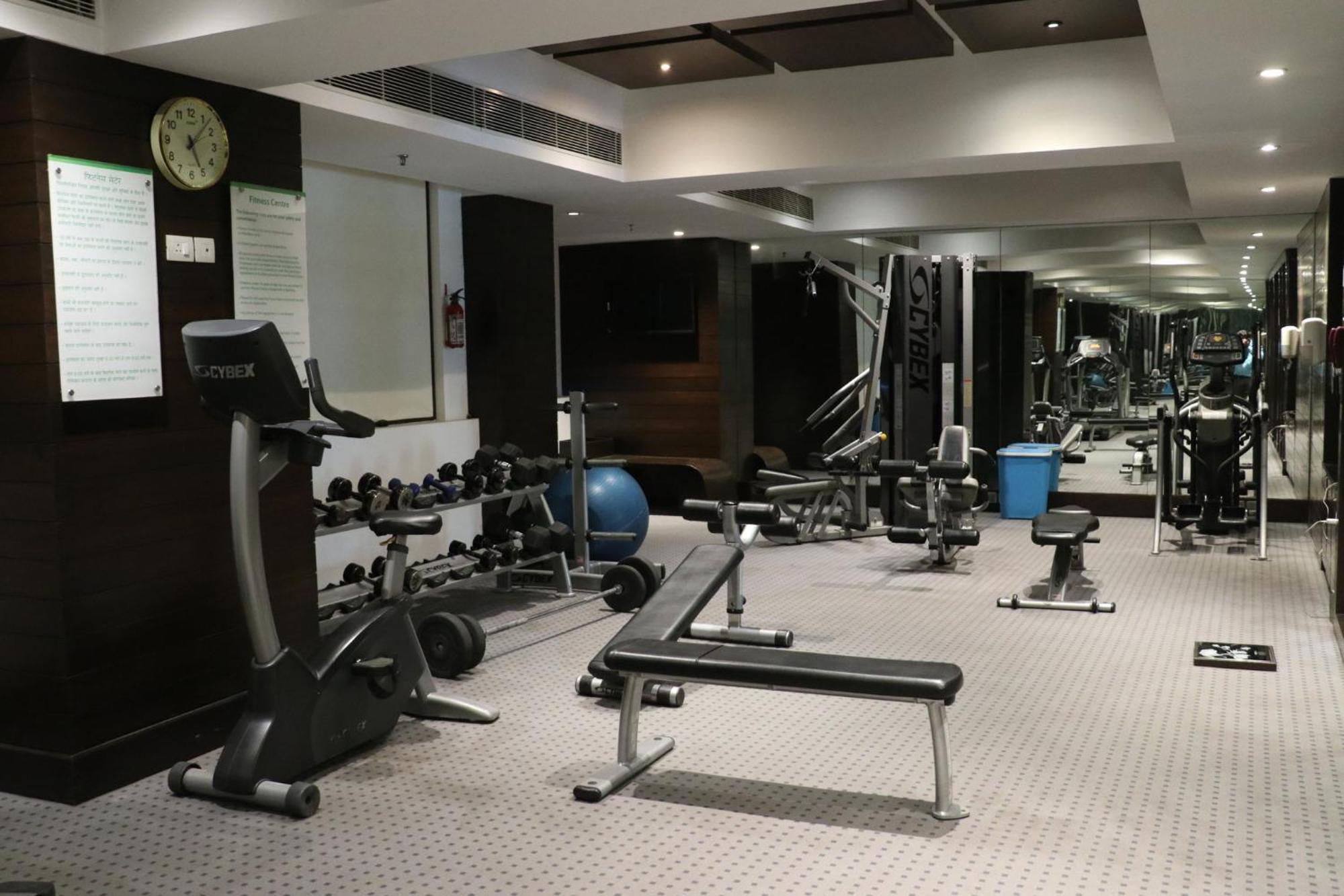 Holiday Inn Chandigarh Panchkula, An Ihg Hotel Exteriör bild The gym at the hotel