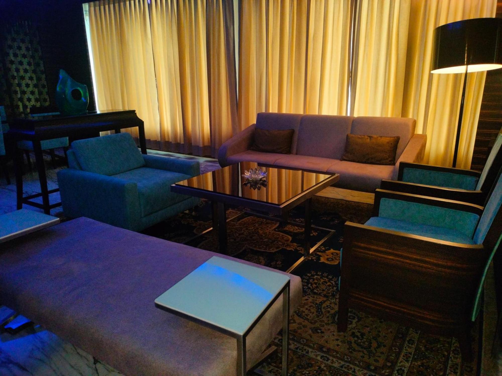 Holiday Inn Chandigarh Panchkula, An Ihg Hotel Exteriör bild The interior of the lounge