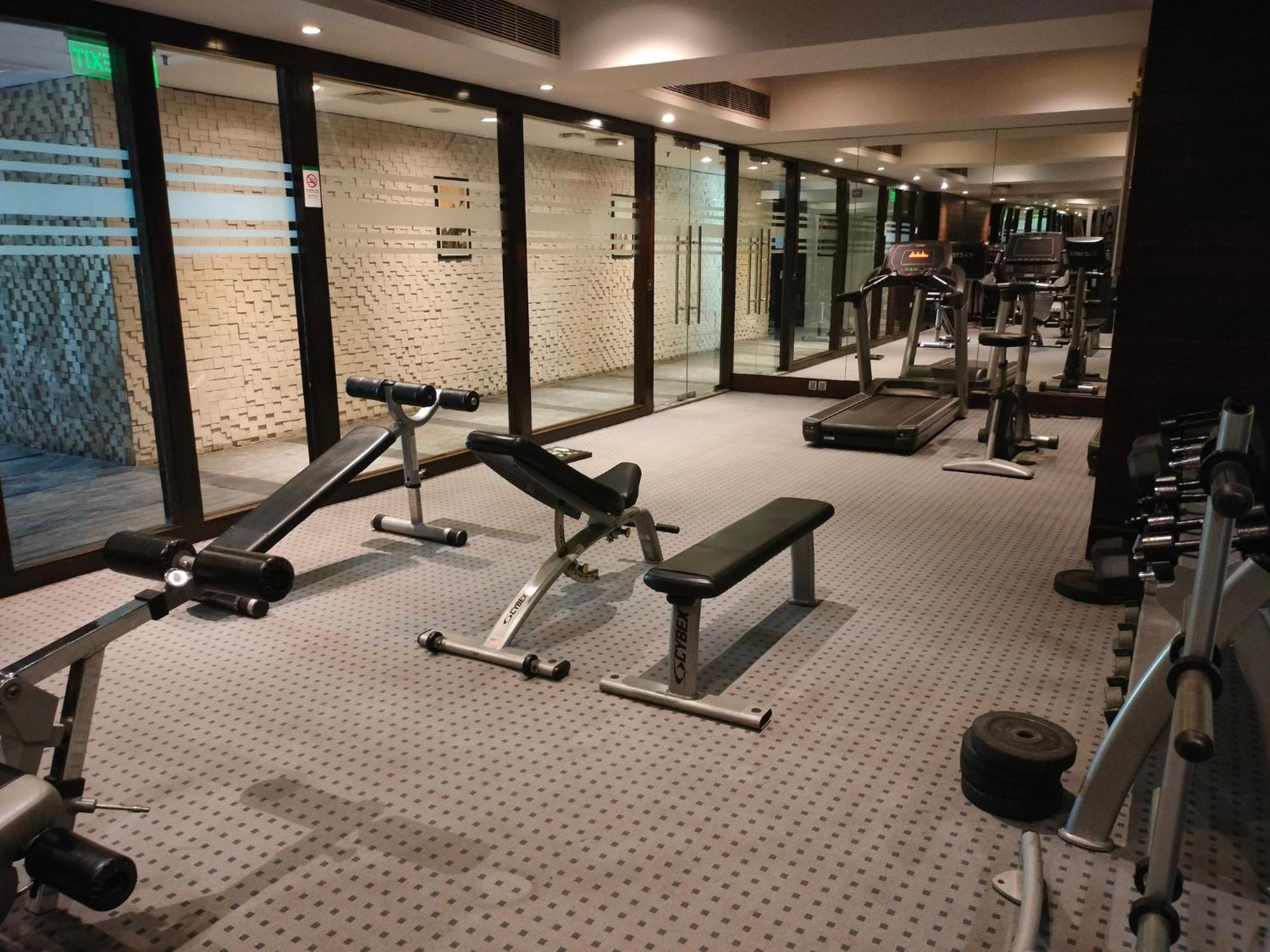 Holiday Inn Chandigarh Panchkula, An Ihg Hotel Exteriör bild The gym at the hotel